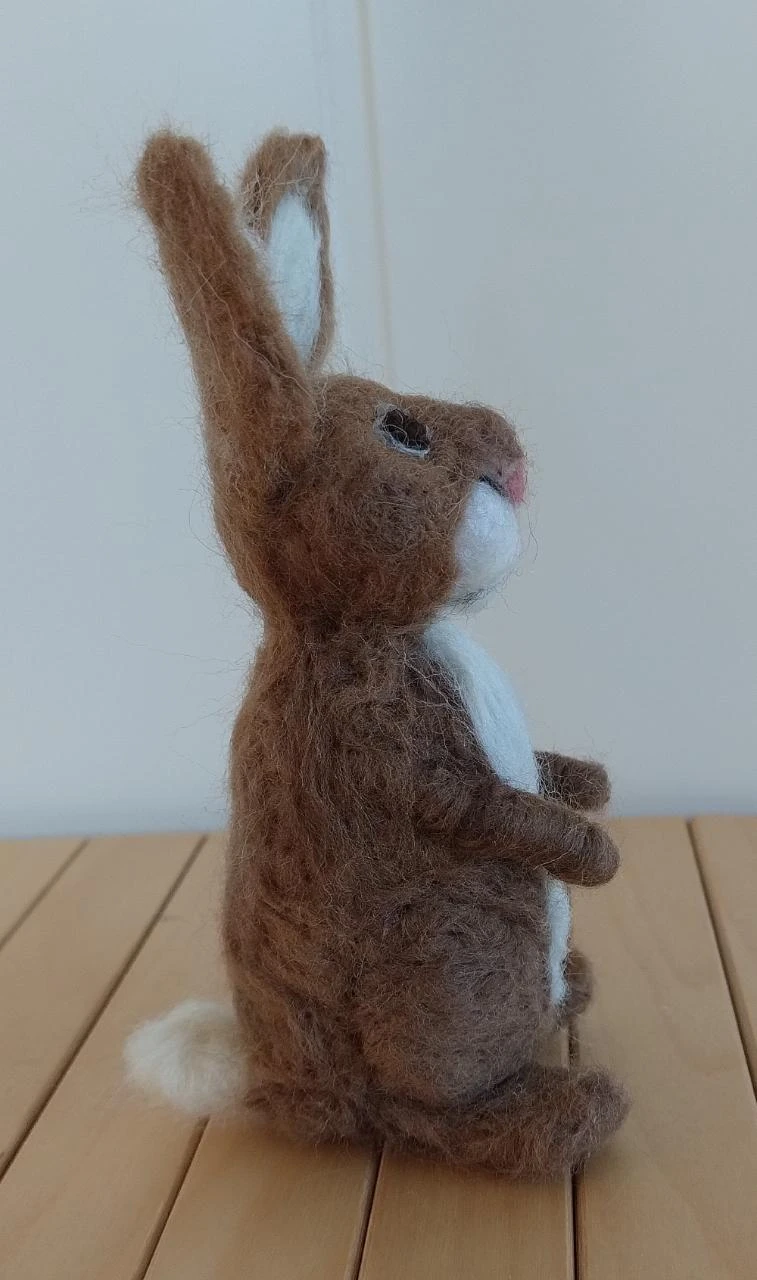 Handmade rabbit figurine made of wool, needle felting – photo 2